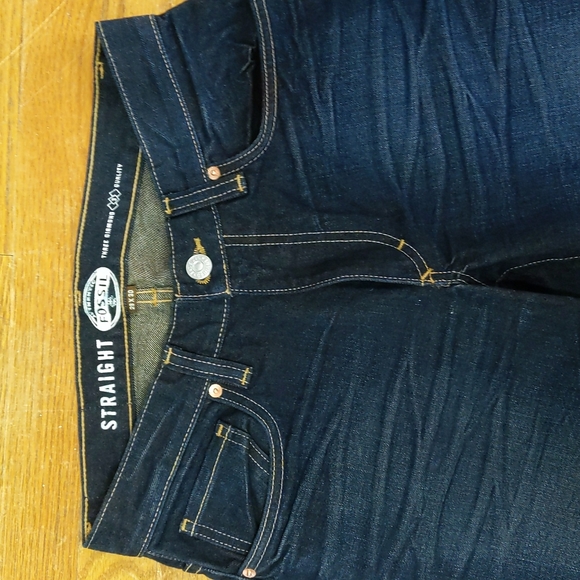 Fossil dark Wash denim - Picture 3 of 4